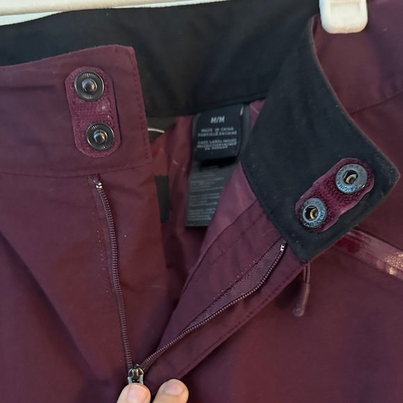 Marmot Women’s Snowpants - Picture 6 of 10